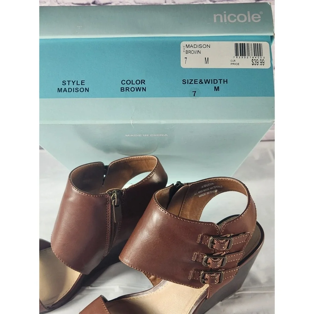 Nicole Womens Madison Brown Sandals Open Toe Wedge Buckles size 7 EXCELLENT Cond